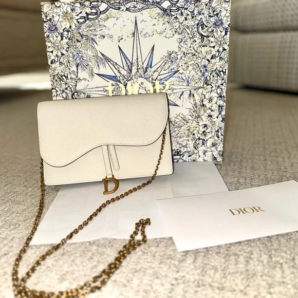 Dior Saddle Pouch. - Picture 1 of 9